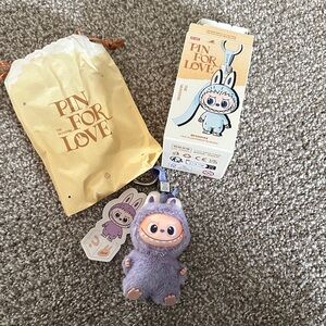 Labubu pin for love ?